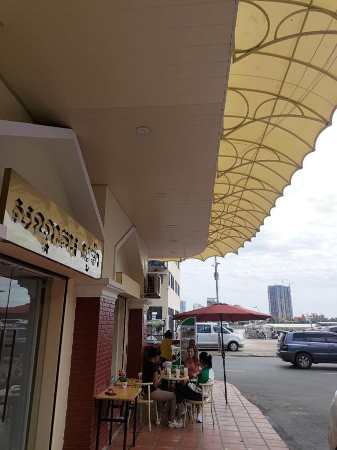 Soma Hotel Phnom Penh Exterior photo