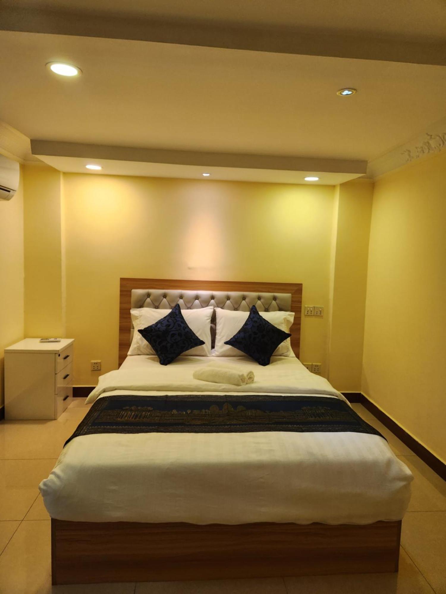 Soma Hotel Phnom Penh Exterior photo
