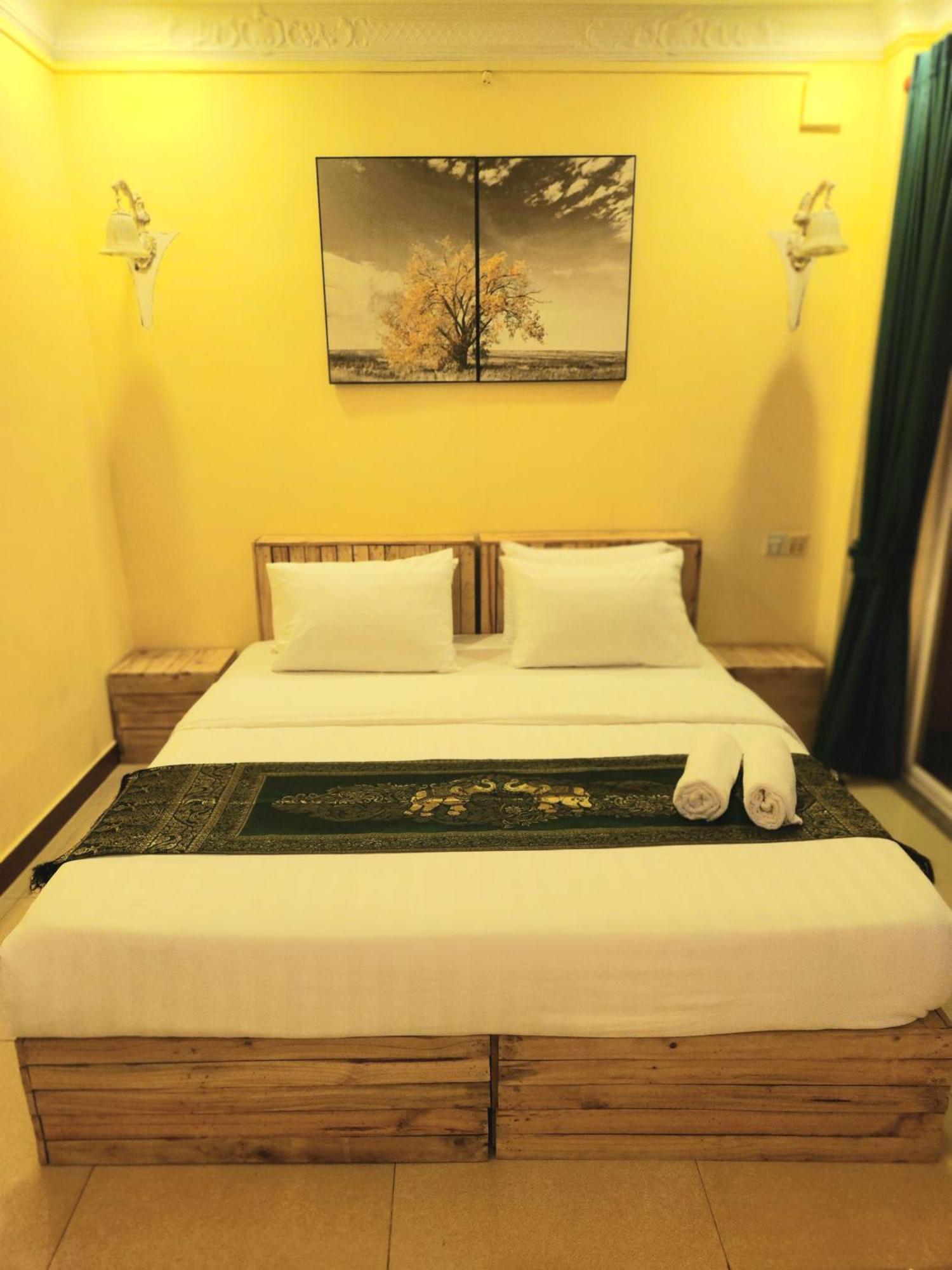 Soma Hotel Phnom Penh Exterior photo
