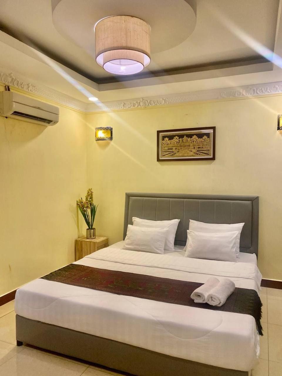 Soma Hotel Phnom Penh Exterior photo